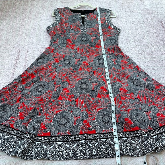 Liz Claiborne Red White Black Mosaic Floral Midi Dress Sleeveless Size 10 Fall - Picture 9 of 10